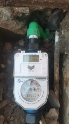 Medidor de água pré-pago com rosca de 15-25mm com conectividade conveniente ao sistema de venda online